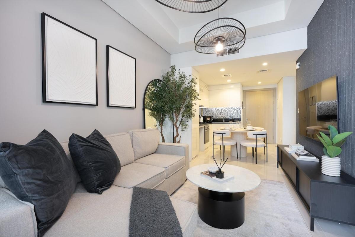 Glamorous 2-bedroom With Skyline Views In Business Bay * Dubai