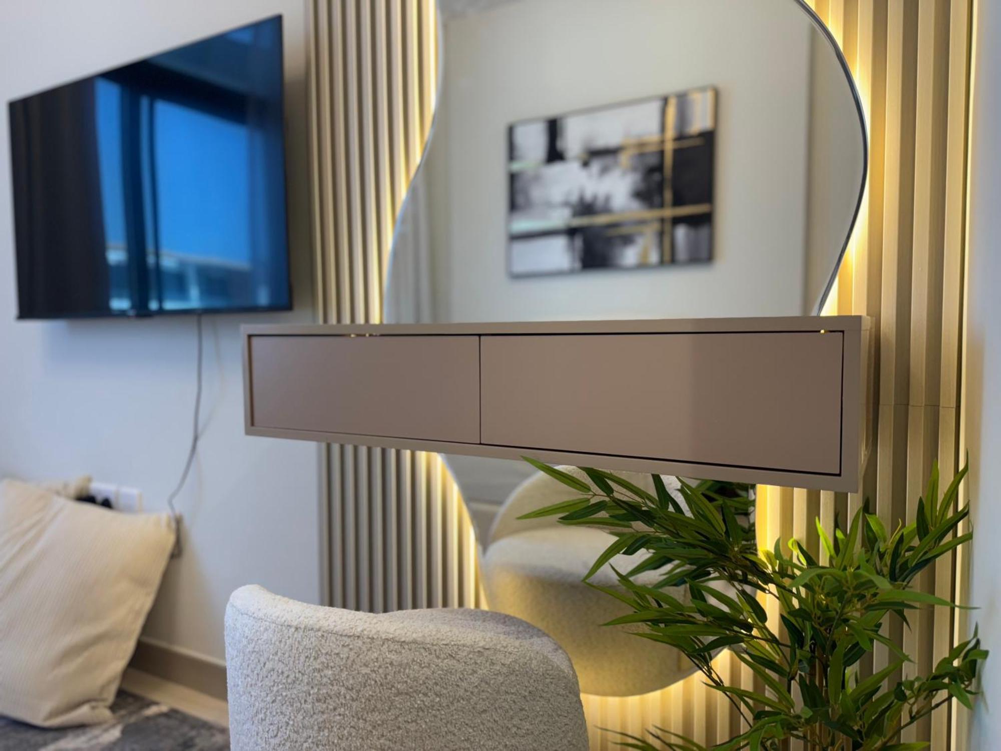 Ashri Elegant Near Burj Khalifa Apartment *