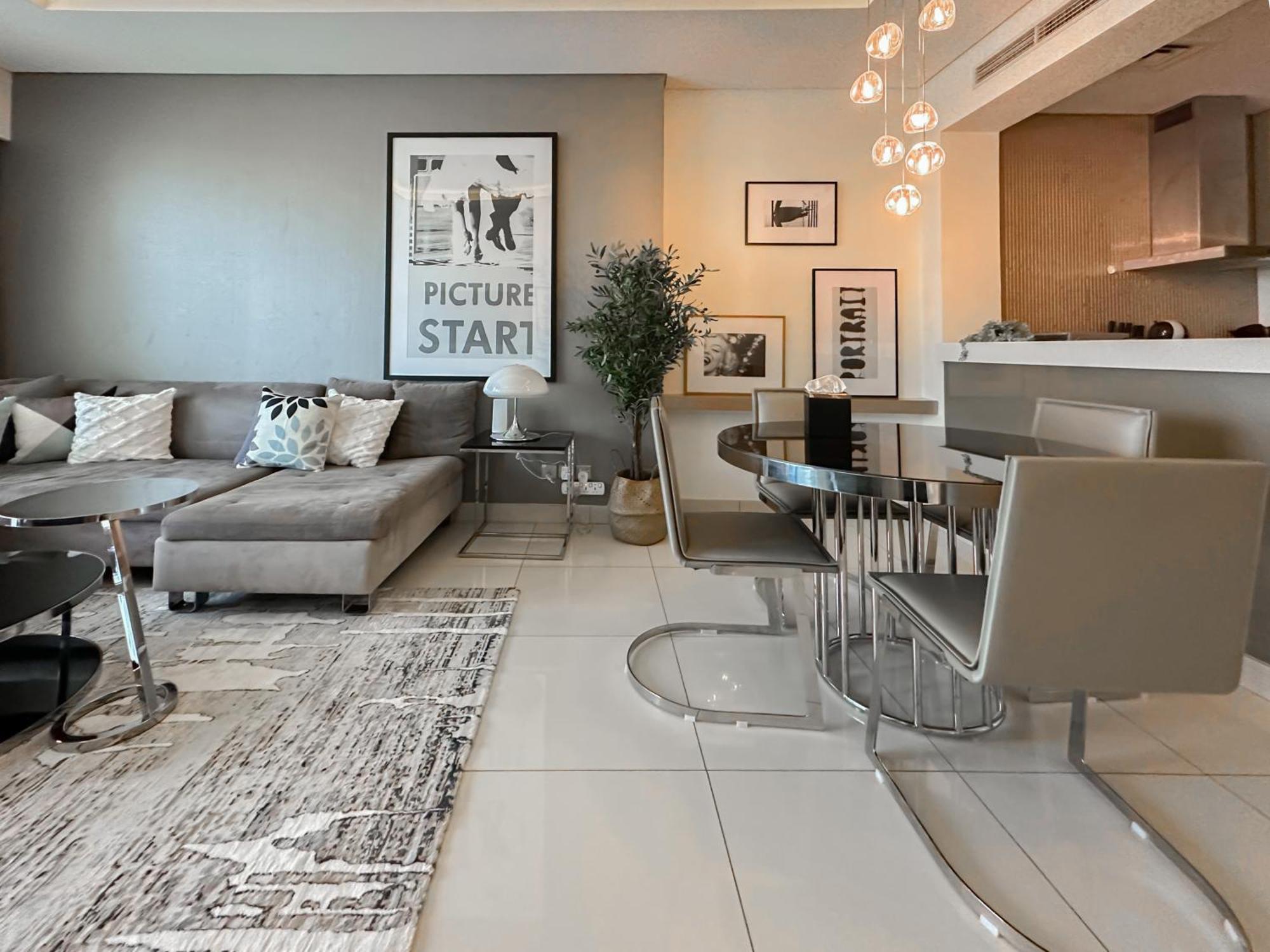 Apartment Trophy - Paramount W Burj Khalifa View & Huge Balcony