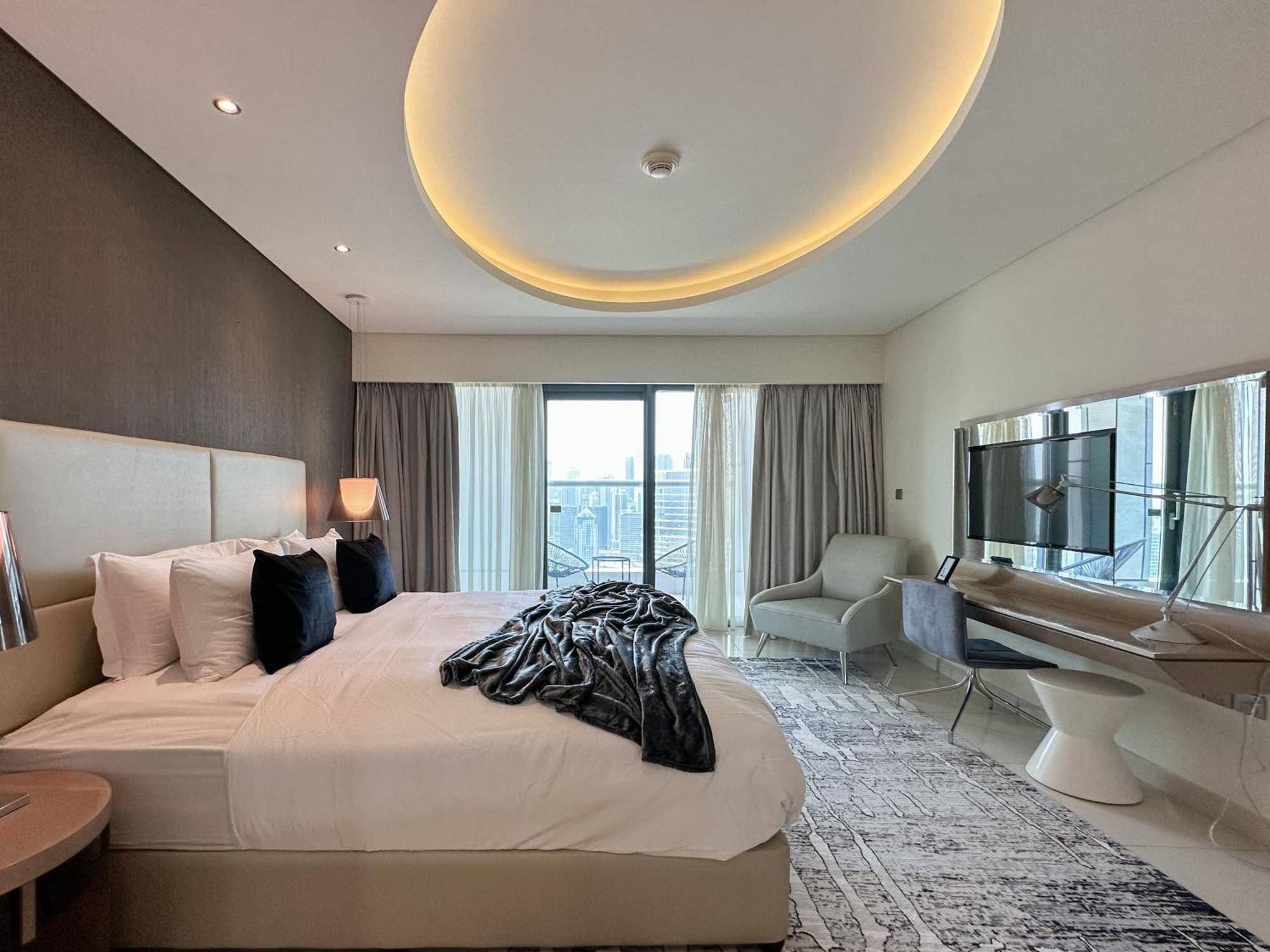 Apartment Trophy - Paramount W Burj Khalifa View & Huge Balcony *