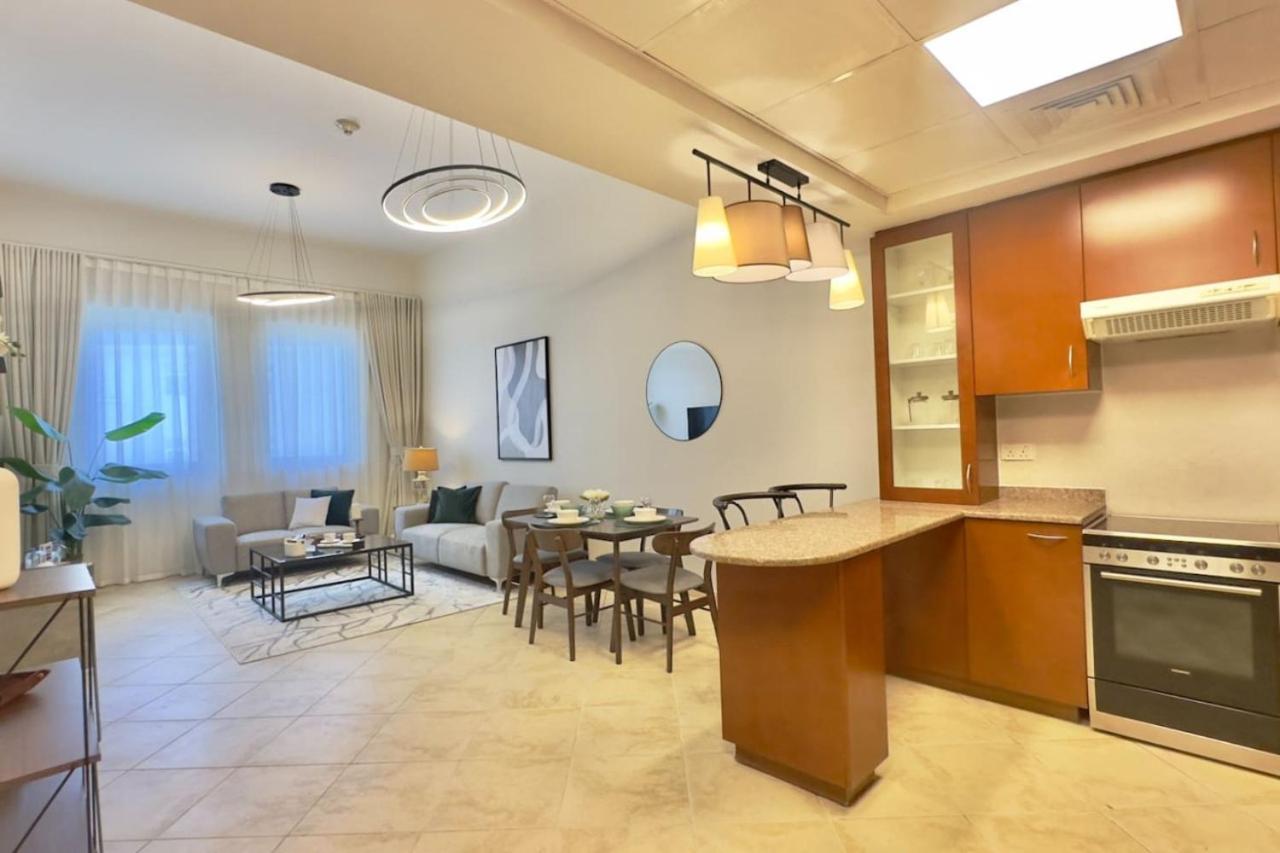 Spacious 1 Bedroom In Motor - Sherlock House 2 By Vibel