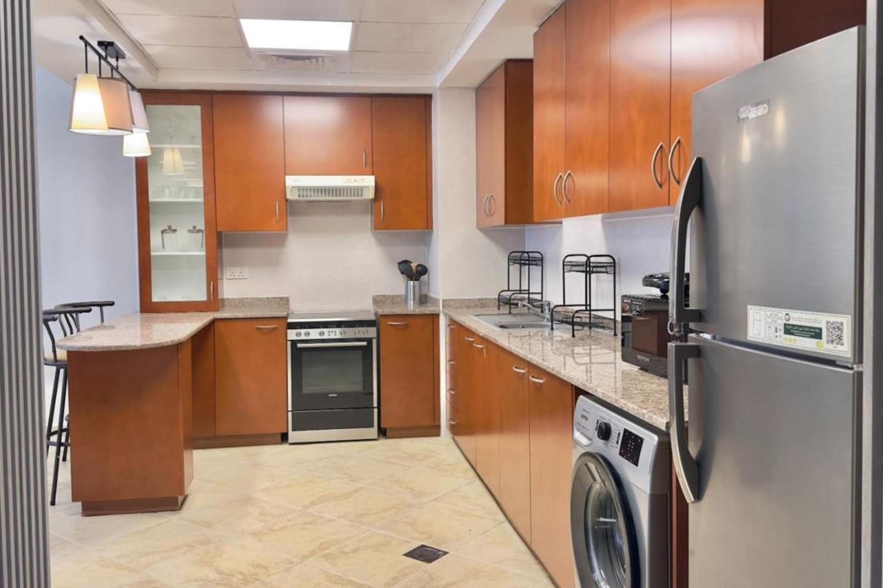 Spacious 1 Bedroom In Motor - Sherlock House 2 By Vibel * Dubai