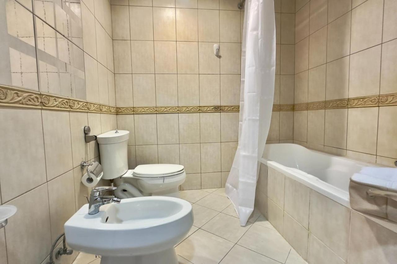 Spacious 1 Bedroom In Motor - Sherlock House 2 By Vibel