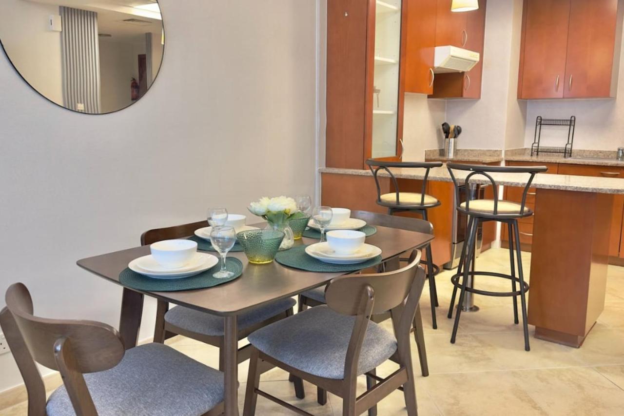 Apartment Spacious 1 Bedroom In Motor - Sherlock House 2 By Vibel *