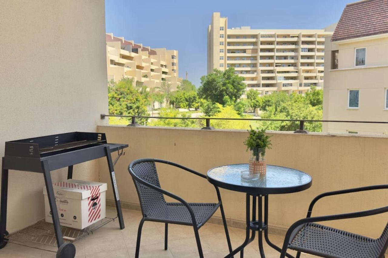Spacious 1 Bedroom In Motor - Sherlock House 2 By Vibel * Dubai