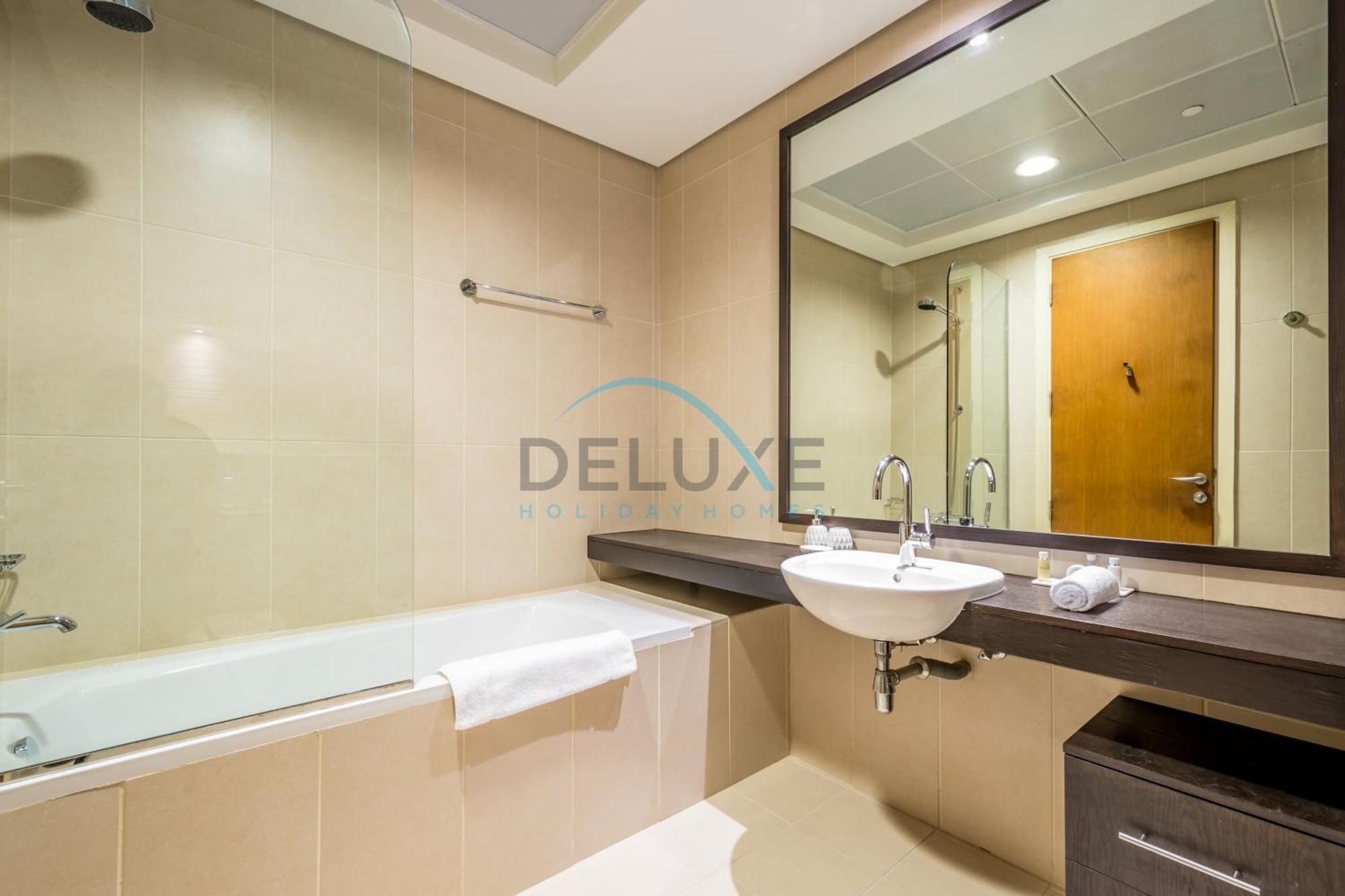 Waterfront 2br With Assistant In Dream Palm Residence, Palm Jumeirah By Deluxe Homes Apartment Dubai