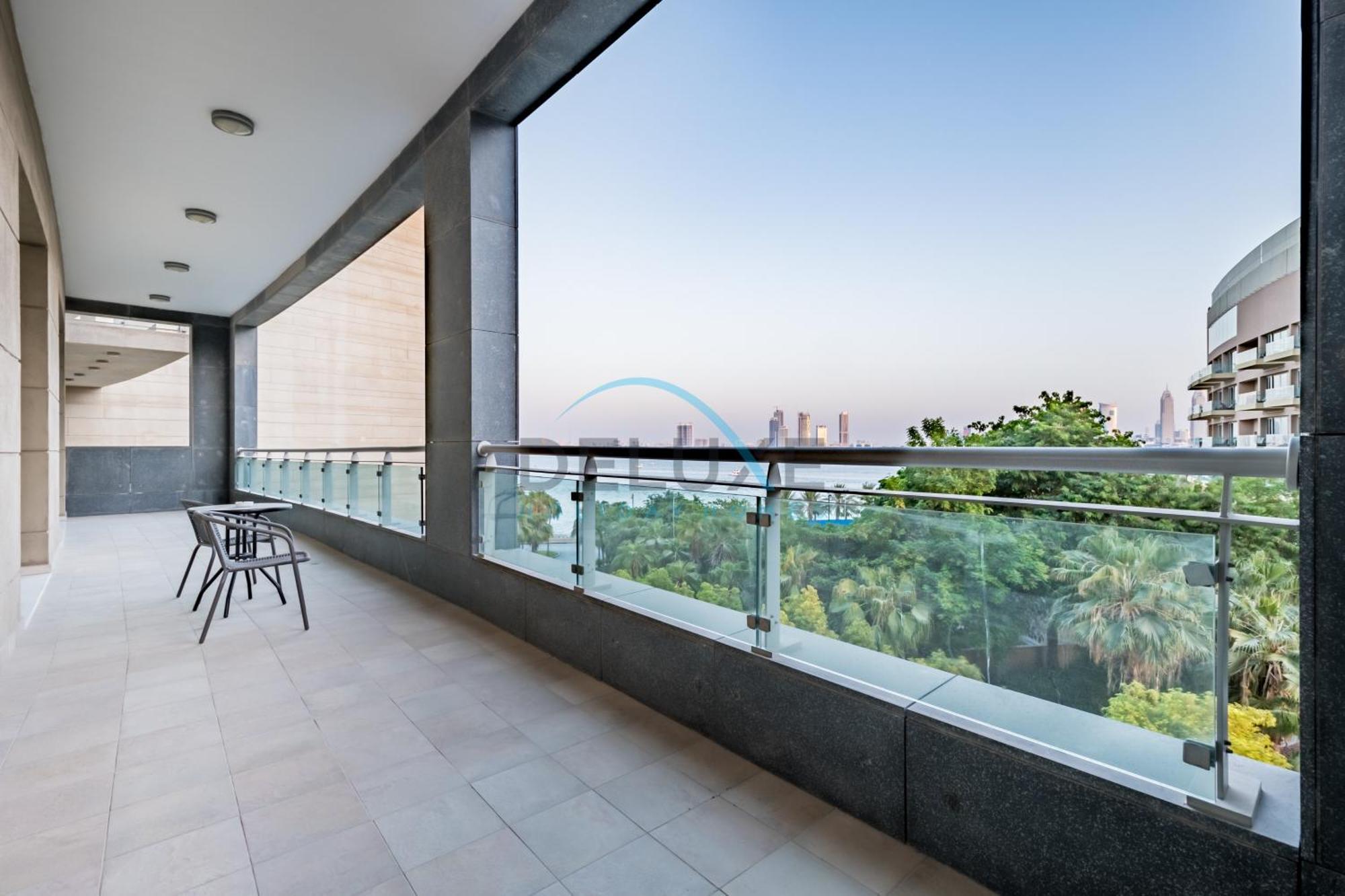 Apartment Waterfront 2br With Assistant In Dream Palm Residence, Palm Jumeirah By Deluxe Homes