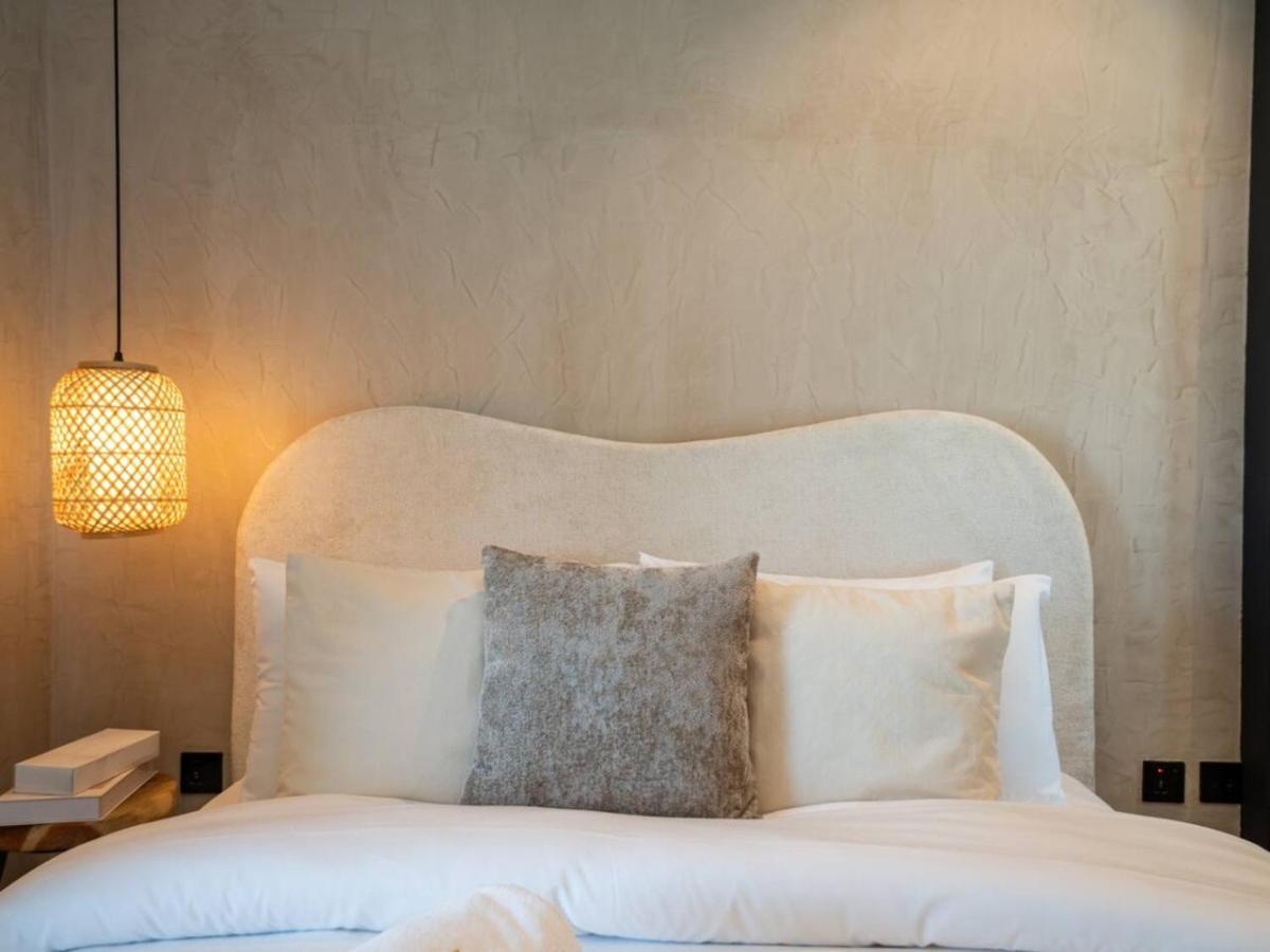 Apartment Upgraded Stylish Living With Private Steam *
