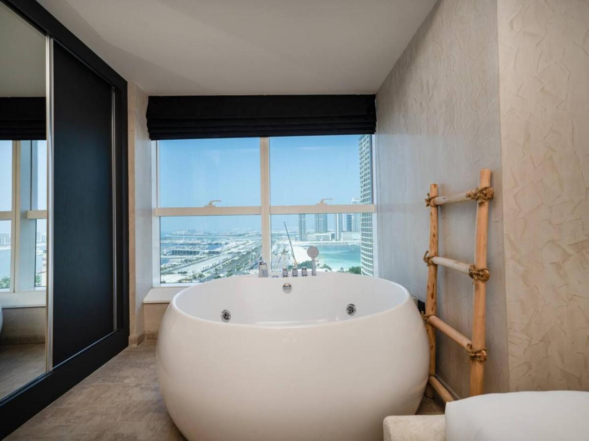 Upgraded Stylish Living With Private Steam * Dubai