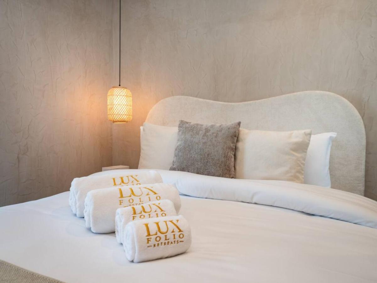 Upgraded Stylish Living With Private Steam Apartment