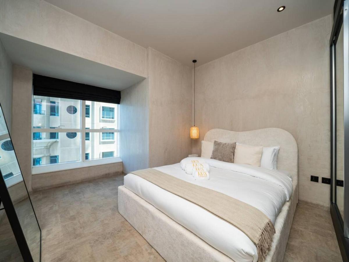 Apartment Upgraded Stylish Living With Private Steam *