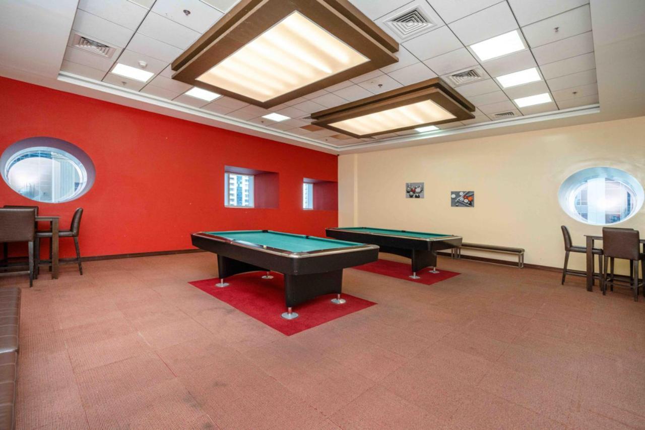 Upgraded Stylish Living With Private Steam *
