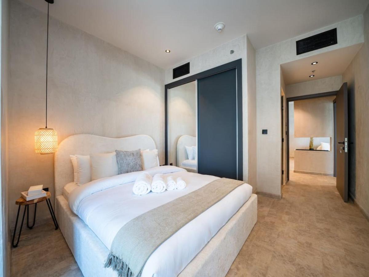 Upgraded Stylish Living With Private Steam * Dubai