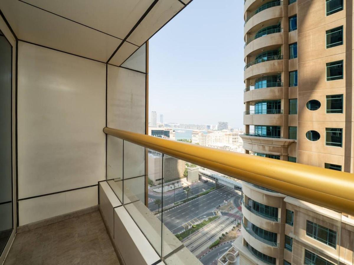 Upgraded Stylish Living With Private Steam * Dubai