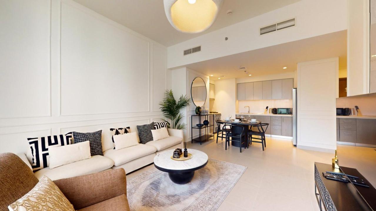 Tower 1 - Elegant Two Bedroom In Downtown Apartment Dubai