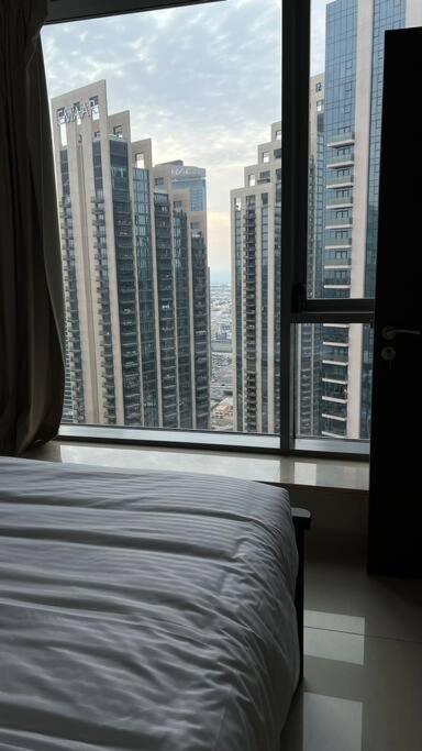 Luxury Burj Khalifa View - Mins Walking Mall Apartment *