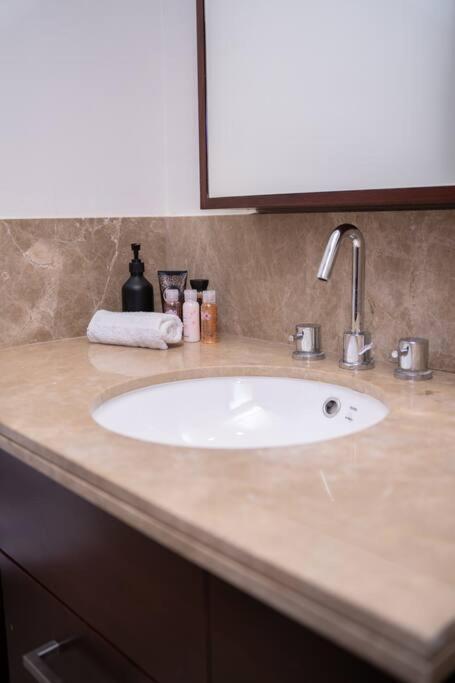 Apartment Luxury Burj Khalifa View - Mins Walking Mall Dubai