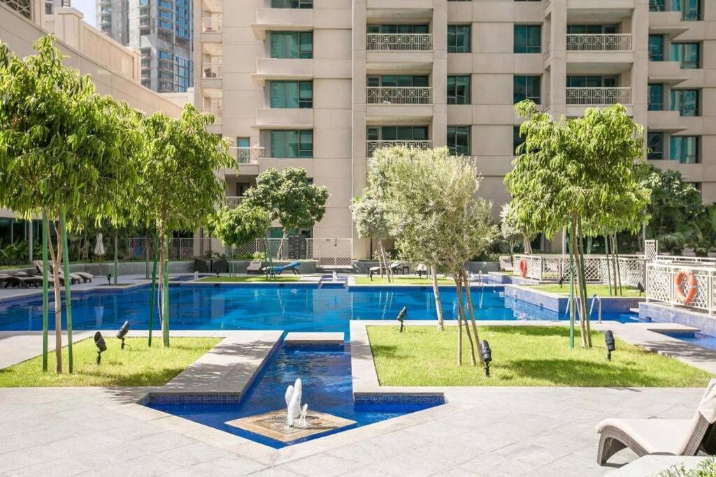 Luxury Burj Khalifa View - Mins Walking Mall * Dubai