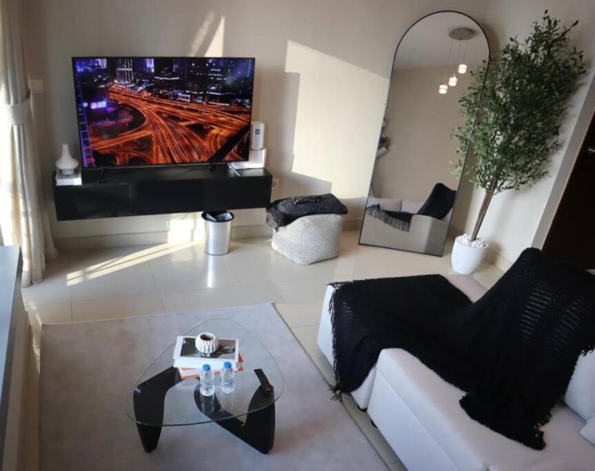 Apartment Luxury Burj Khalifa View - Mins Walking Mall *