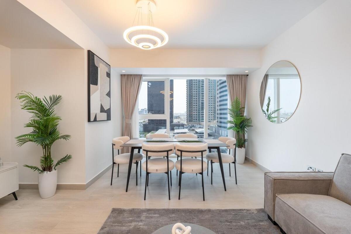Spacious 2 Bedroom In Jumeirah Towers Modern Comfort In A Prime Location