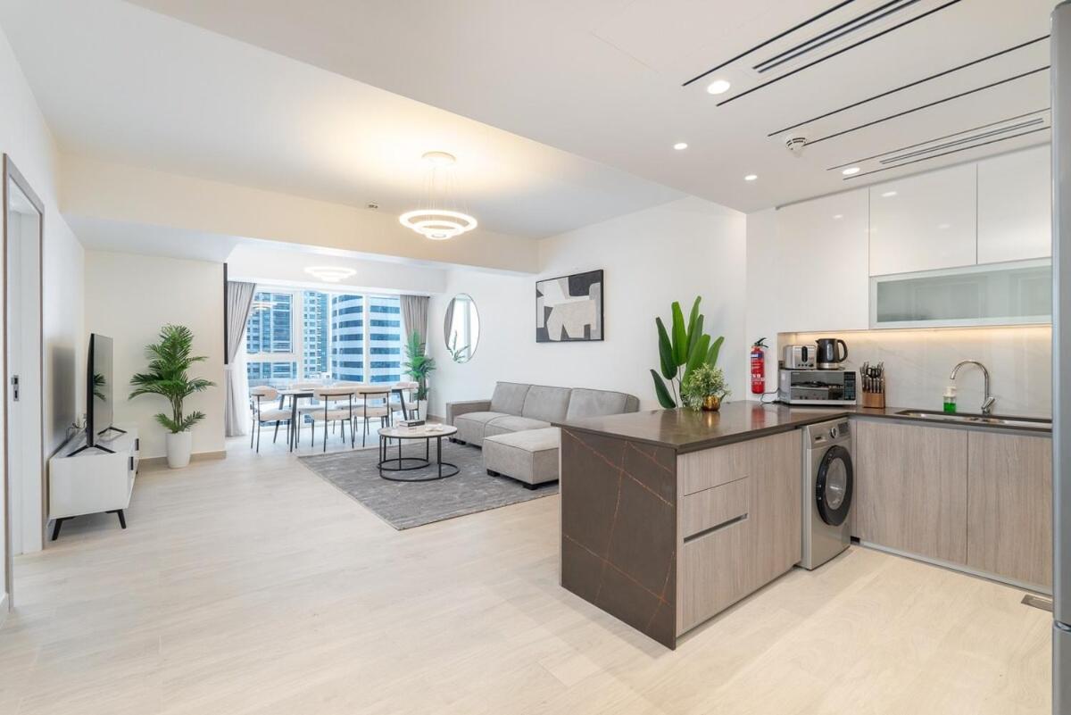 Apartment Spacious 2 Bedroom In Jumeirah Towers Modern Comfort In A Prime Location