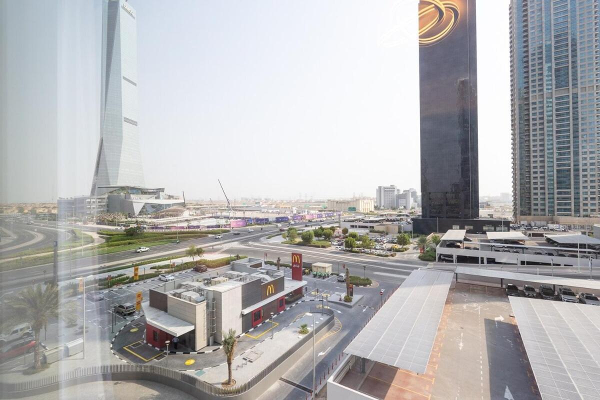 Spacious 2 Bedroom In Jumeirah Towers Modern Comfort In A Prime Location Apartment *