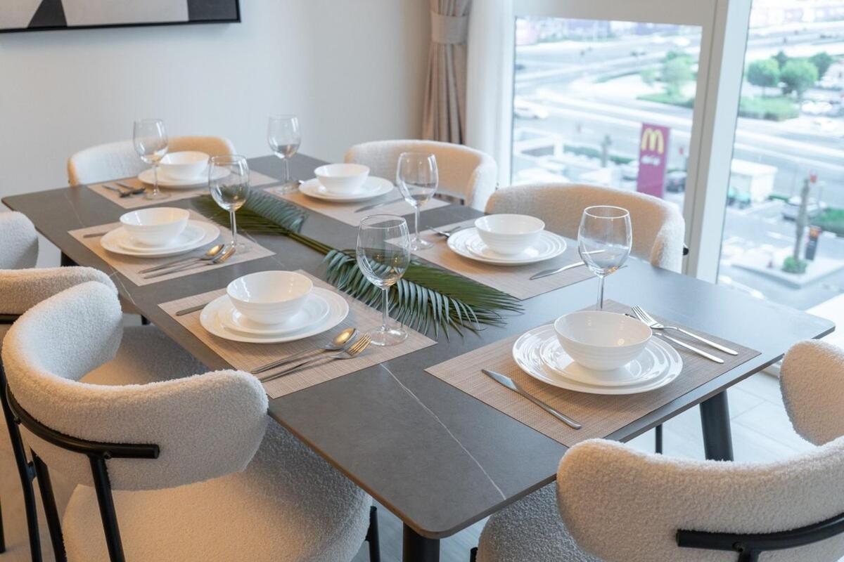 Apartment Spacious 2 Bedroom In Jumeirah Towers Modern Comfort In A Prime Location Dubai