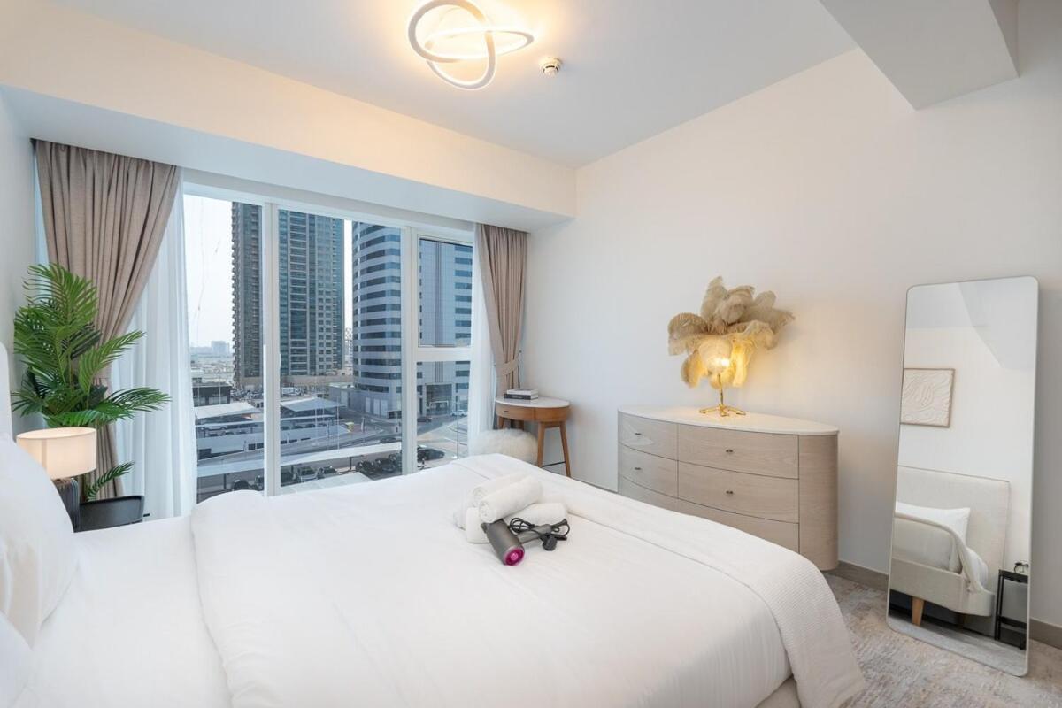 Spacious 2 Bedroom In Jumeirah Towers Modern Comfort In A Prime Location Apartment Dubai