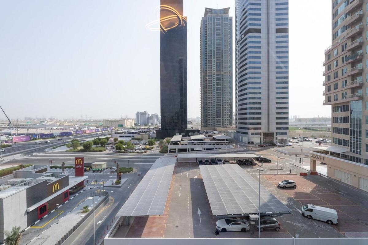 Apartment Spacious 2 Bedroom In Jumeirah Towers Modern Comfort In A Prime Location