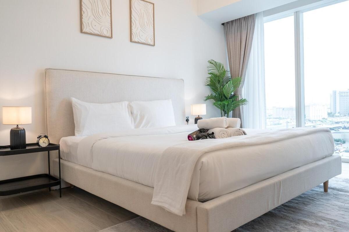 Spacious 2 Bedroom In Jumeirah Towers Modern Comfort In A Prime Location Apartment Dubai