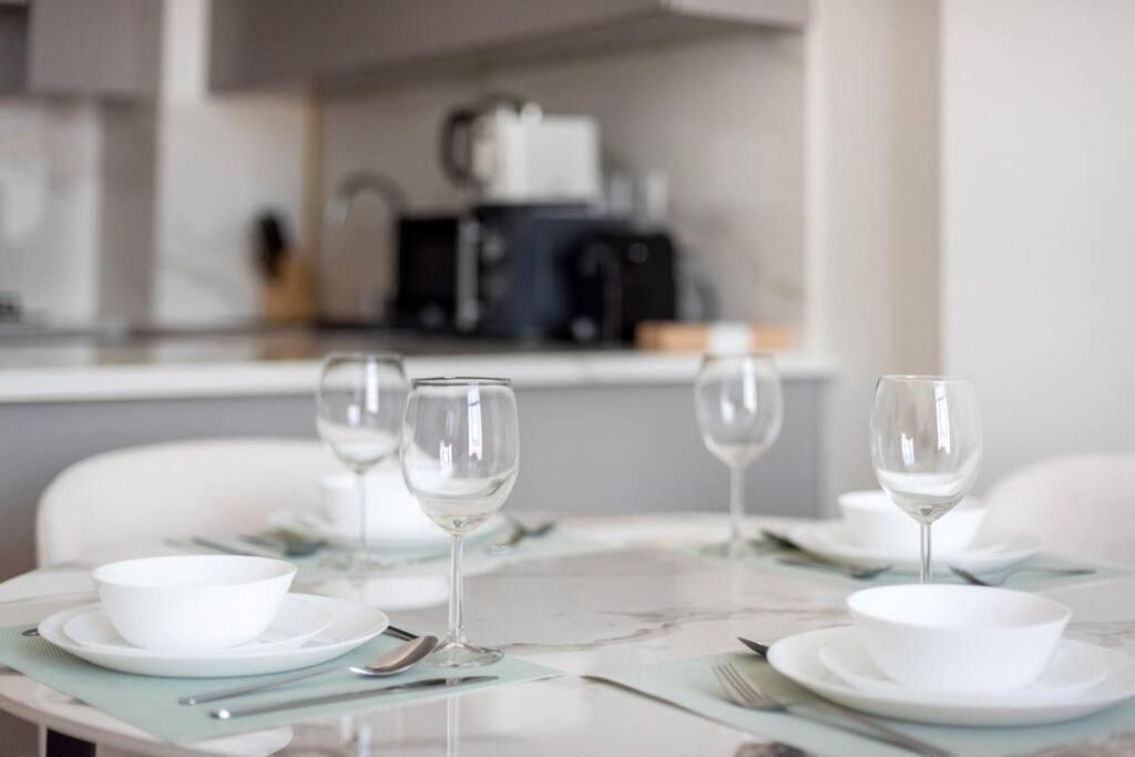 Cozy 2-bedroom In Fawad Azizi * Dubai