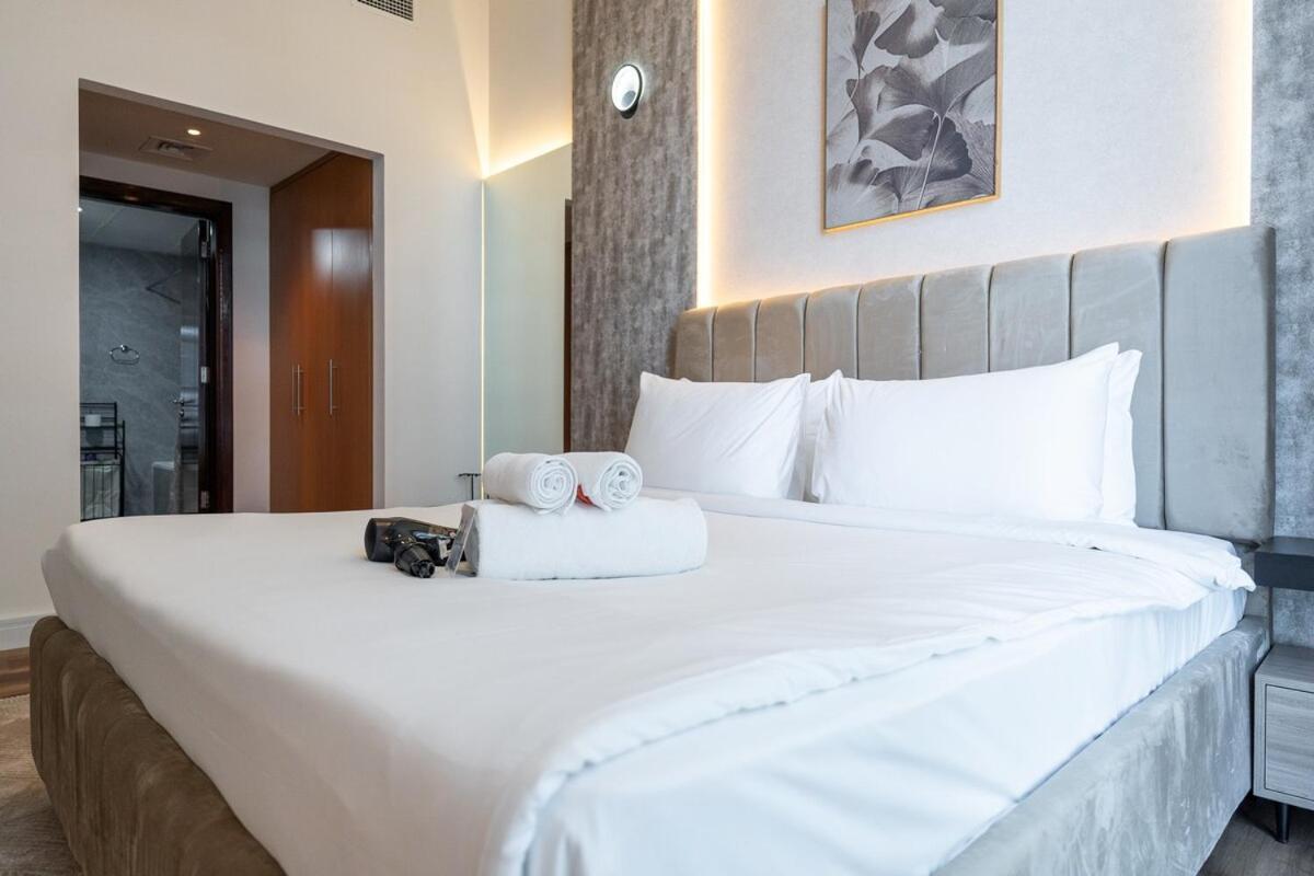 Apartment Relaxing Modern For 4 In Business Bay Dubai