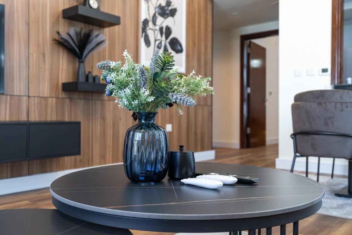 Relaxing Modern For 4 In Business Bay Dubai