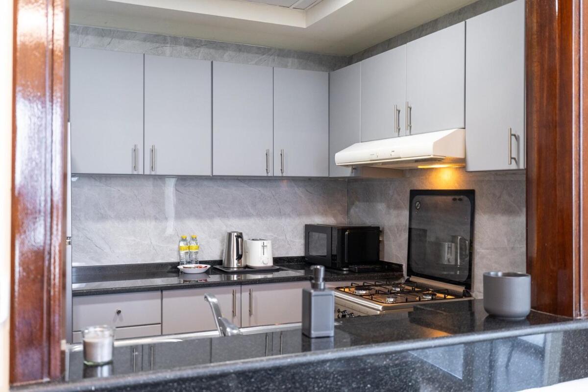 Relaxing Modern For 4 In Business Bay Apartment Dubai