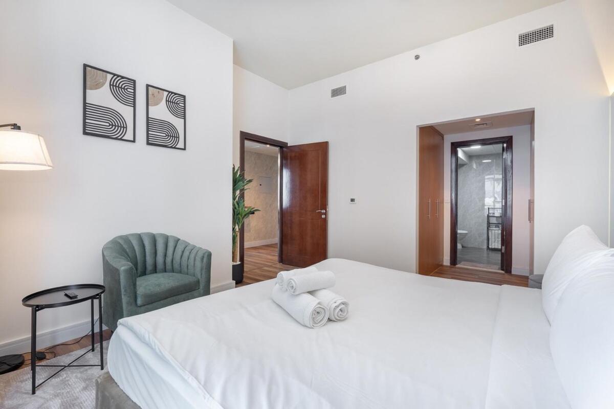 Apartment Relaxing Modern For 4 In Business Bay *