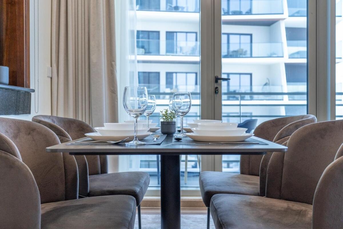 Apartment Relaxing Modern For 4 In Business Bay Dubai