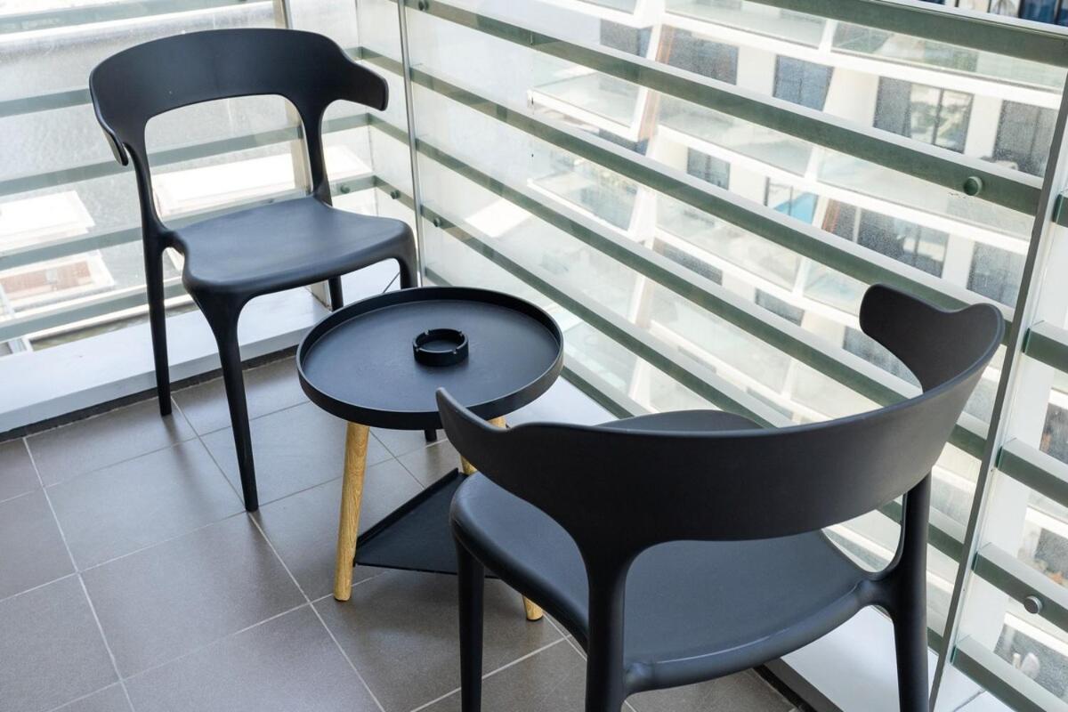 Relaxing Modern For 4 In Business Bay Apartment *