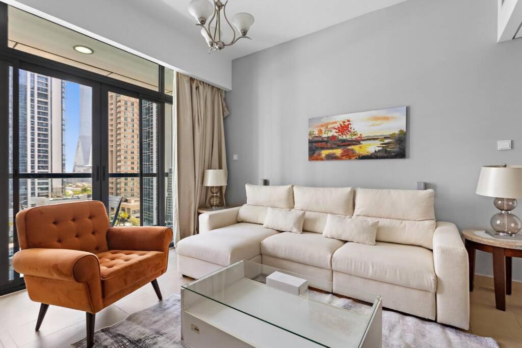Apartment Urban Luxury Furnished 1 Bhk With Gym And Pool Access Dubai