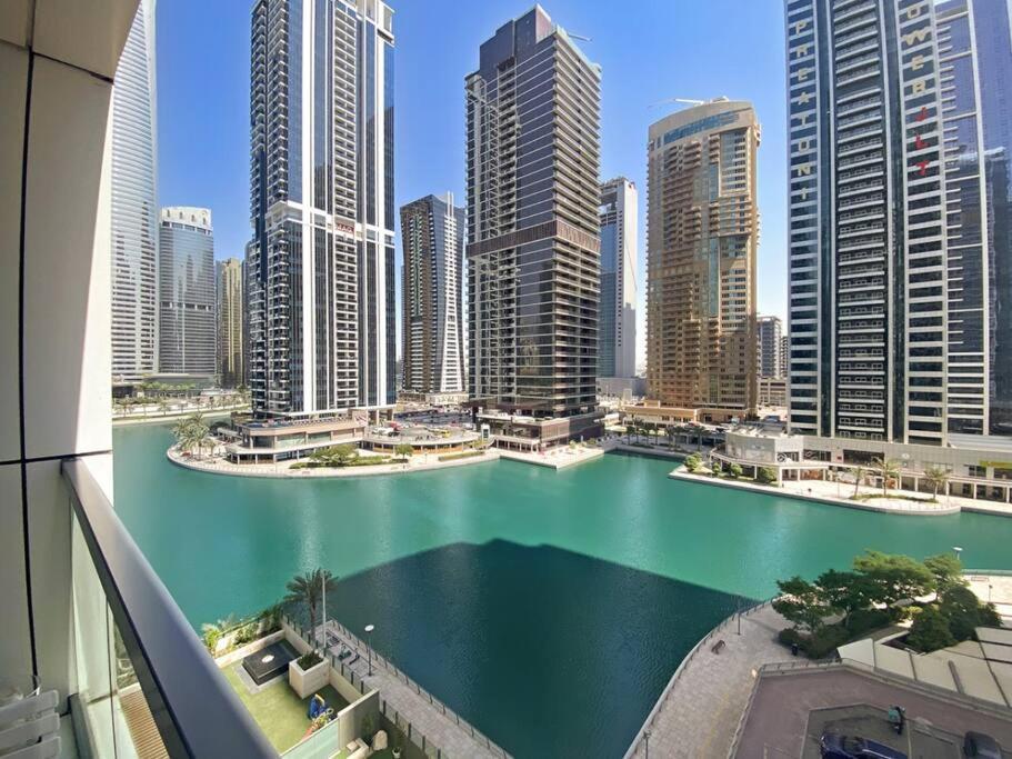 Urban Luxury Furnished 1 Bhk With Gym And Pool Access * Dubai