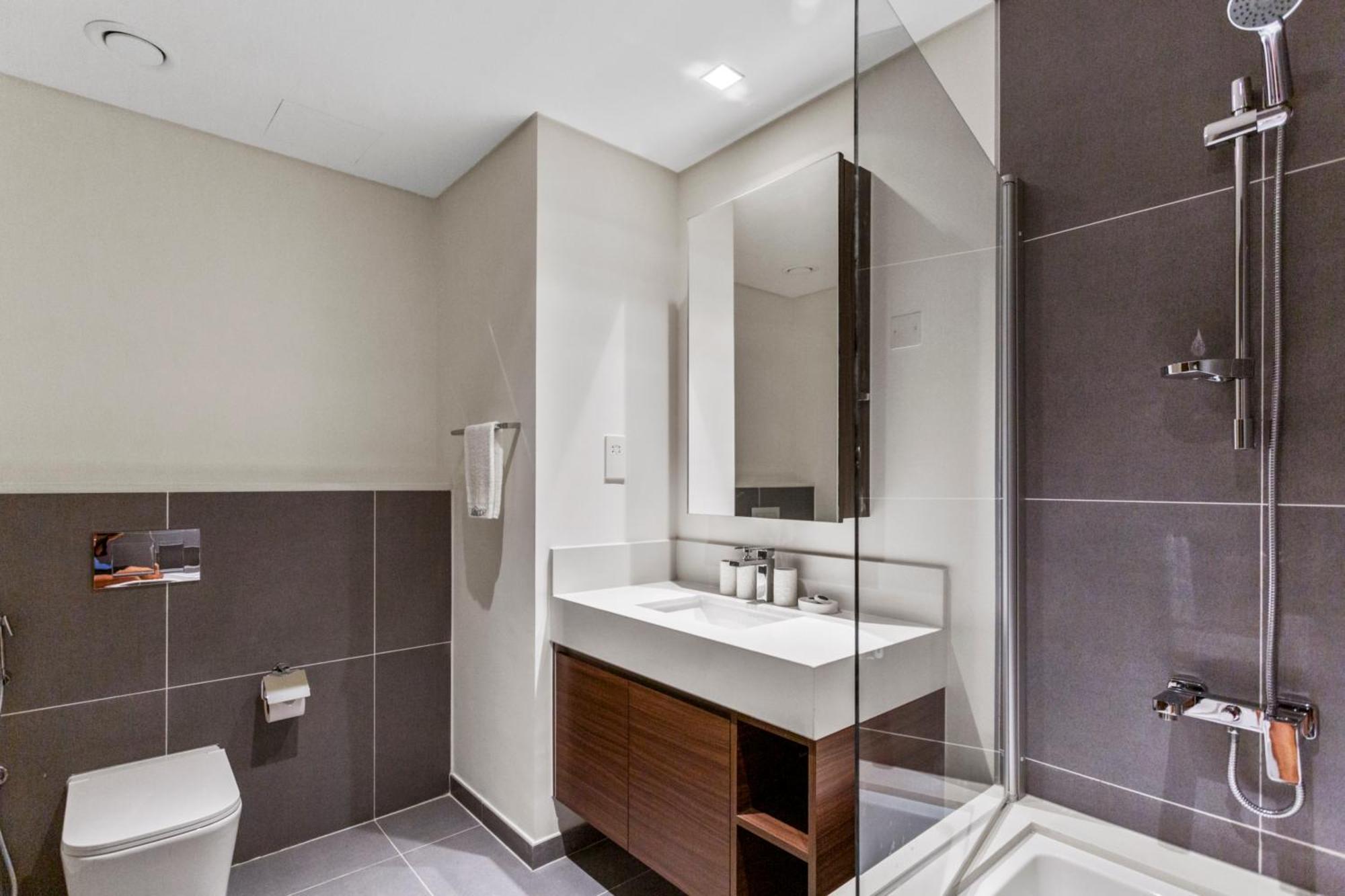 Stunning 1bdr With Style In Creek Harbour