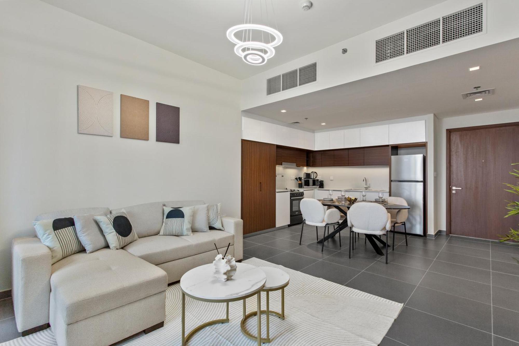 Stunning 1bdr With Style In Creek Harbour *