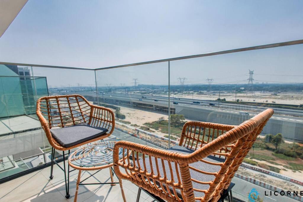 Modern Contemporary In Azizi Riviera *