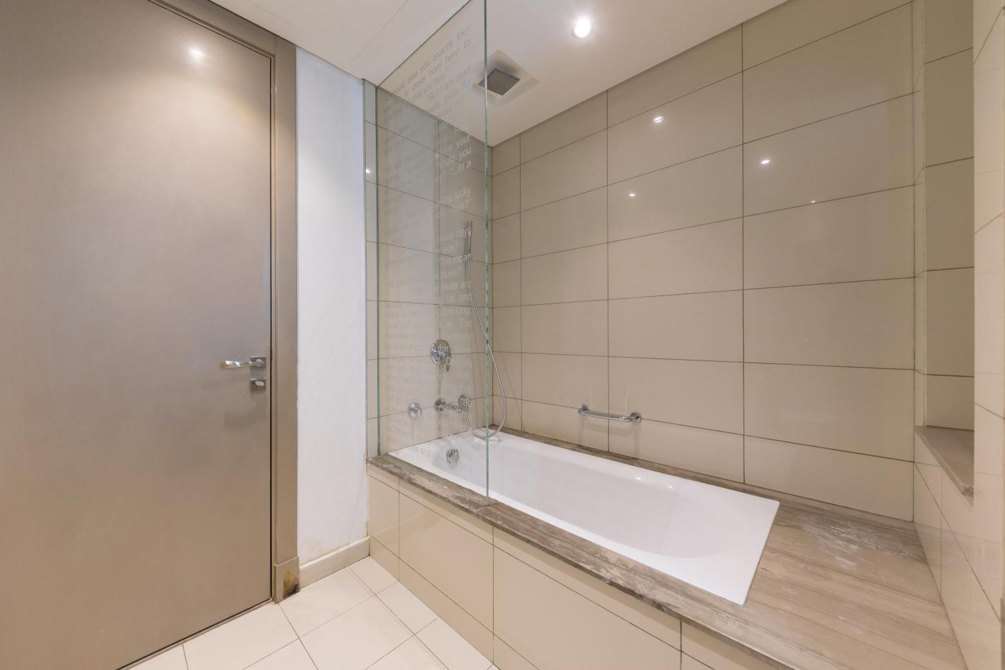 Cozy 1br With Balcony Great View, Damac Towers * Dubai
