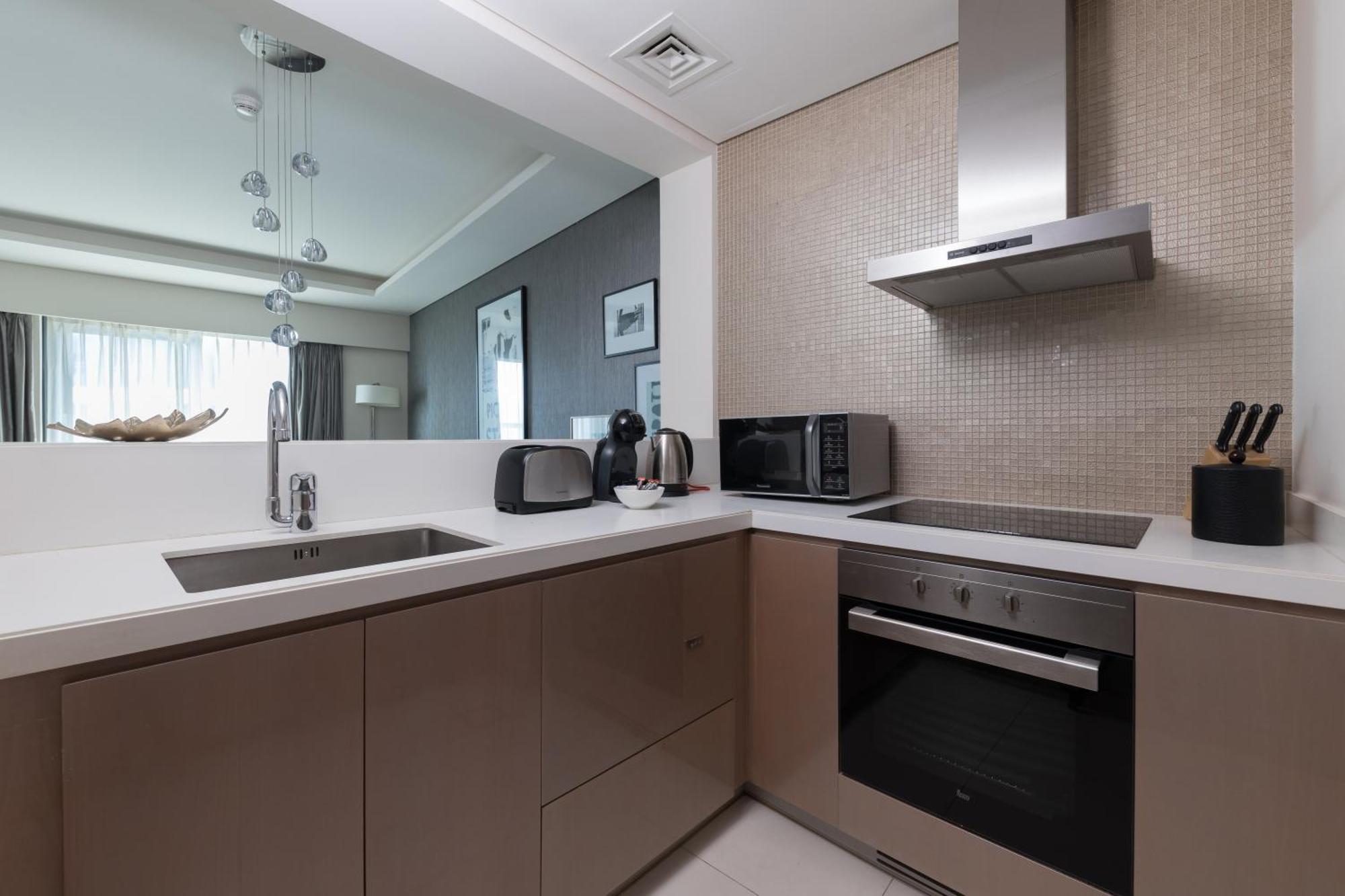Cozy 1br With Balcony Great View, Damac Towers *