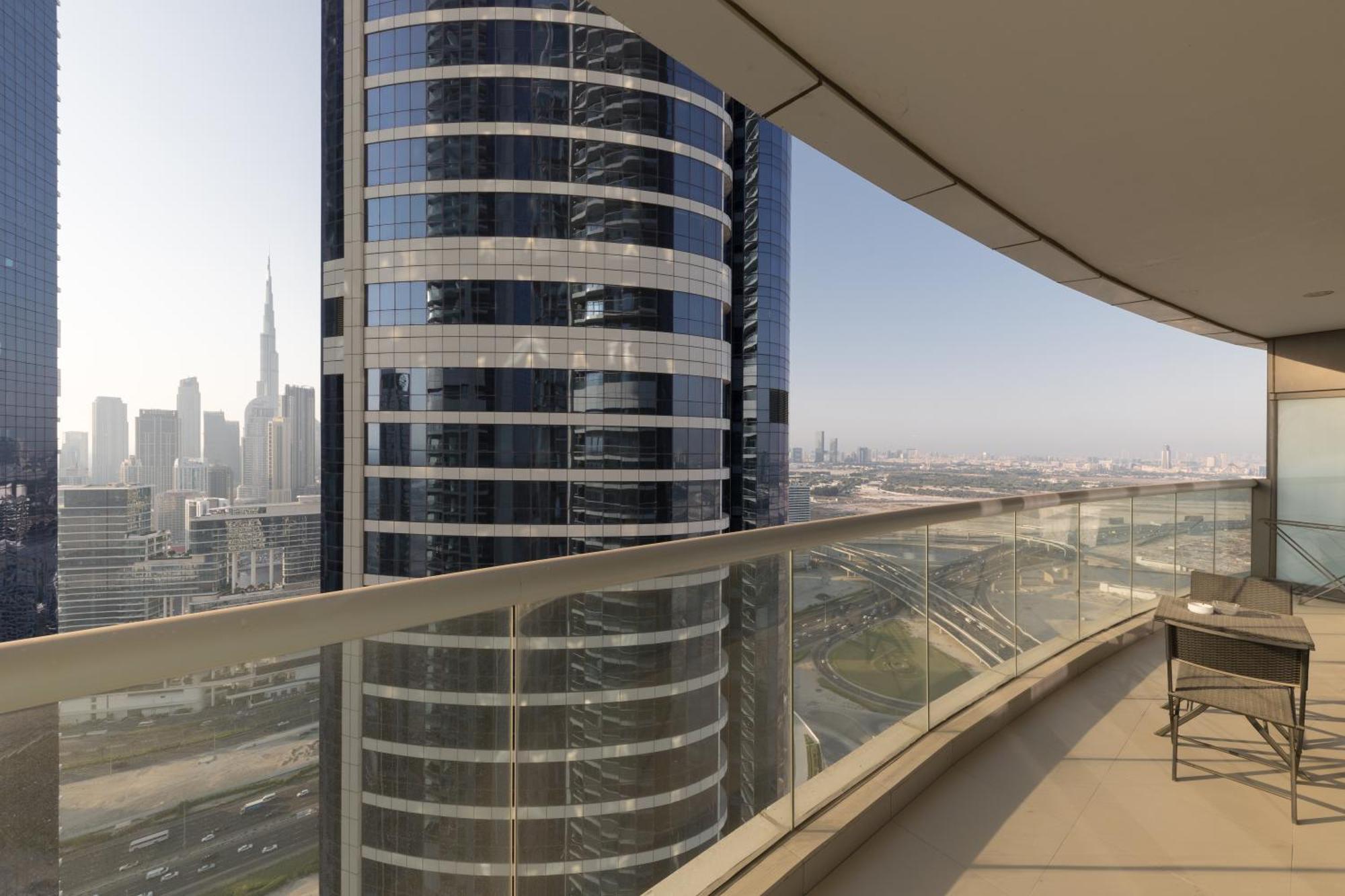 Cozy 1br With Balcony Great View, Damac Towers Apartment Dubai