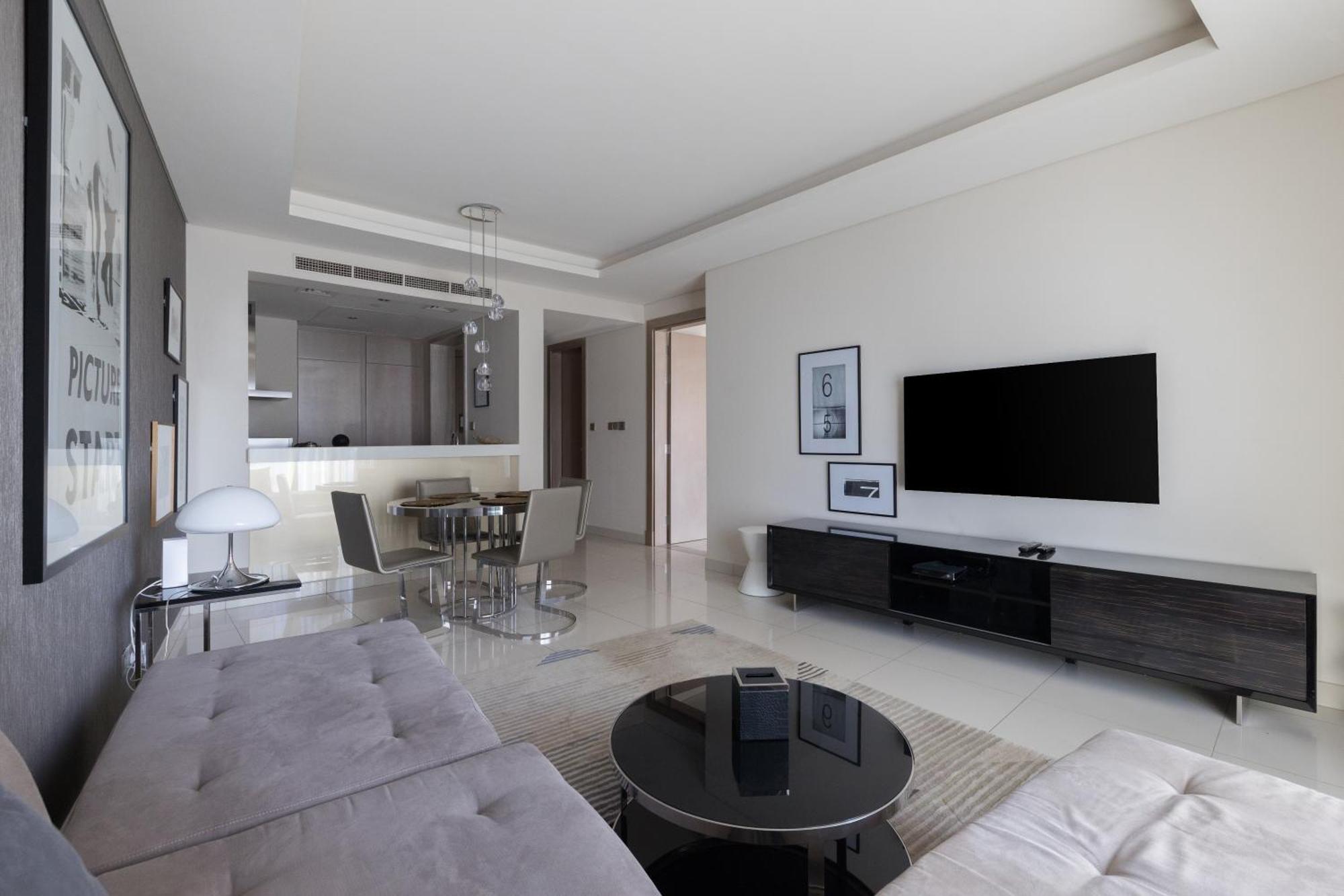 Cozy 1br With Balcony Great View, Damac Towers * Dubai