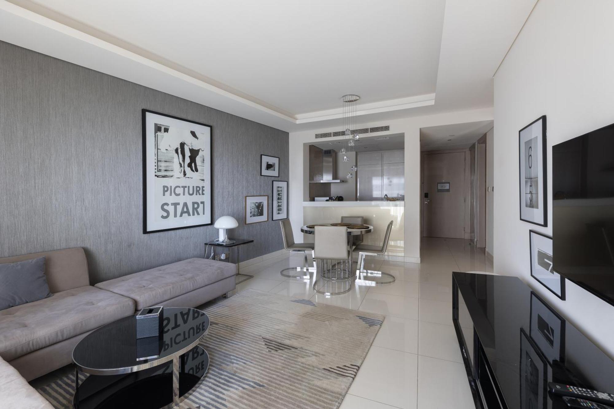 Apartment Cozy 1br With Balcony Great View, Damac Towers *