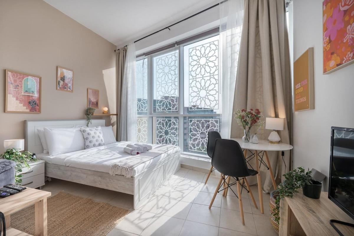 Apartment Trendy With Fitted Kitchen In Discovery Gardens