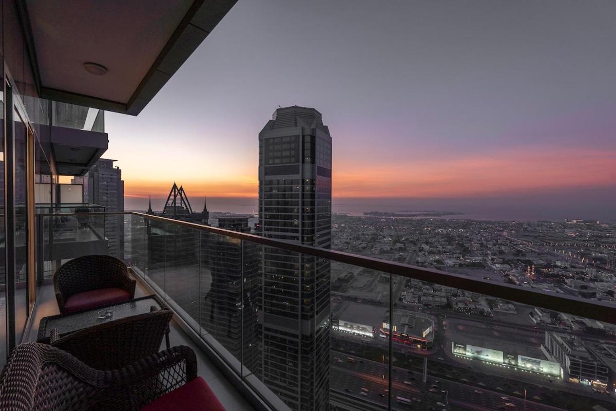 Apartment Prestigious 2-bedroom With Easy City Access In Business Bay *