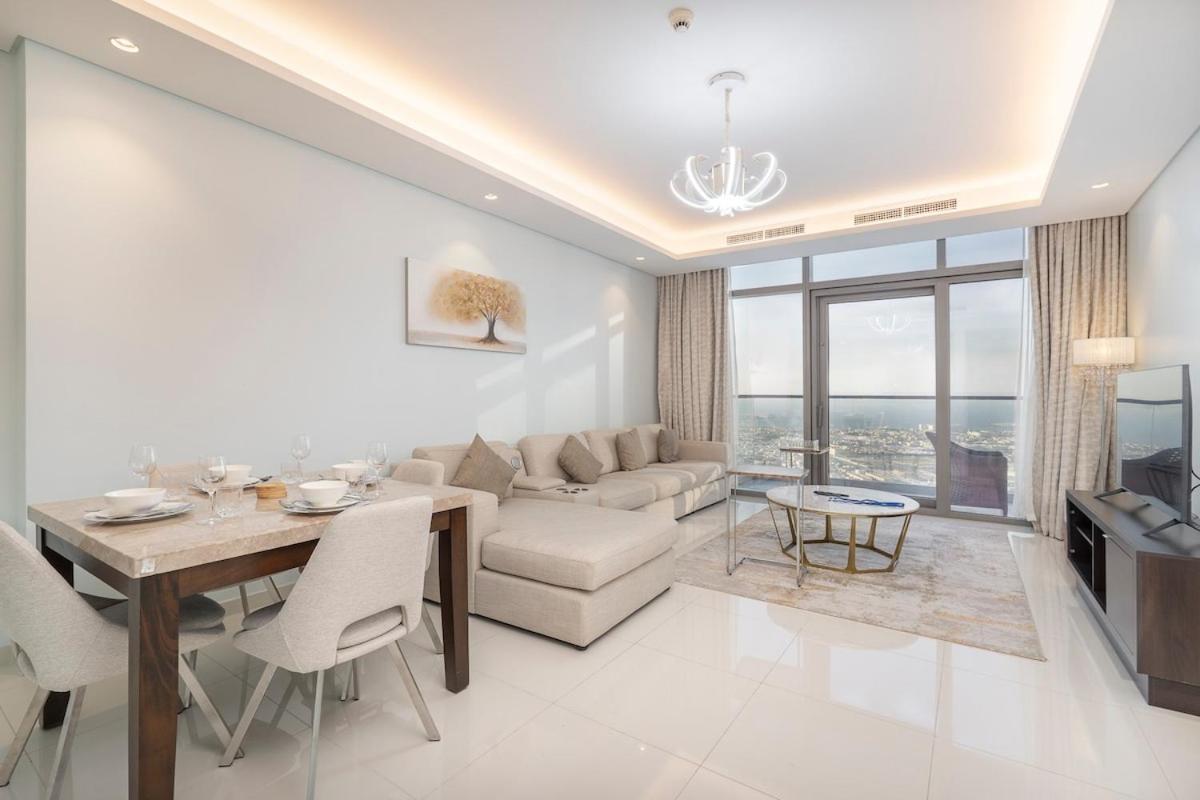 Prestigious 2-bedroom With Easy City Access In Business Bay Apartment *